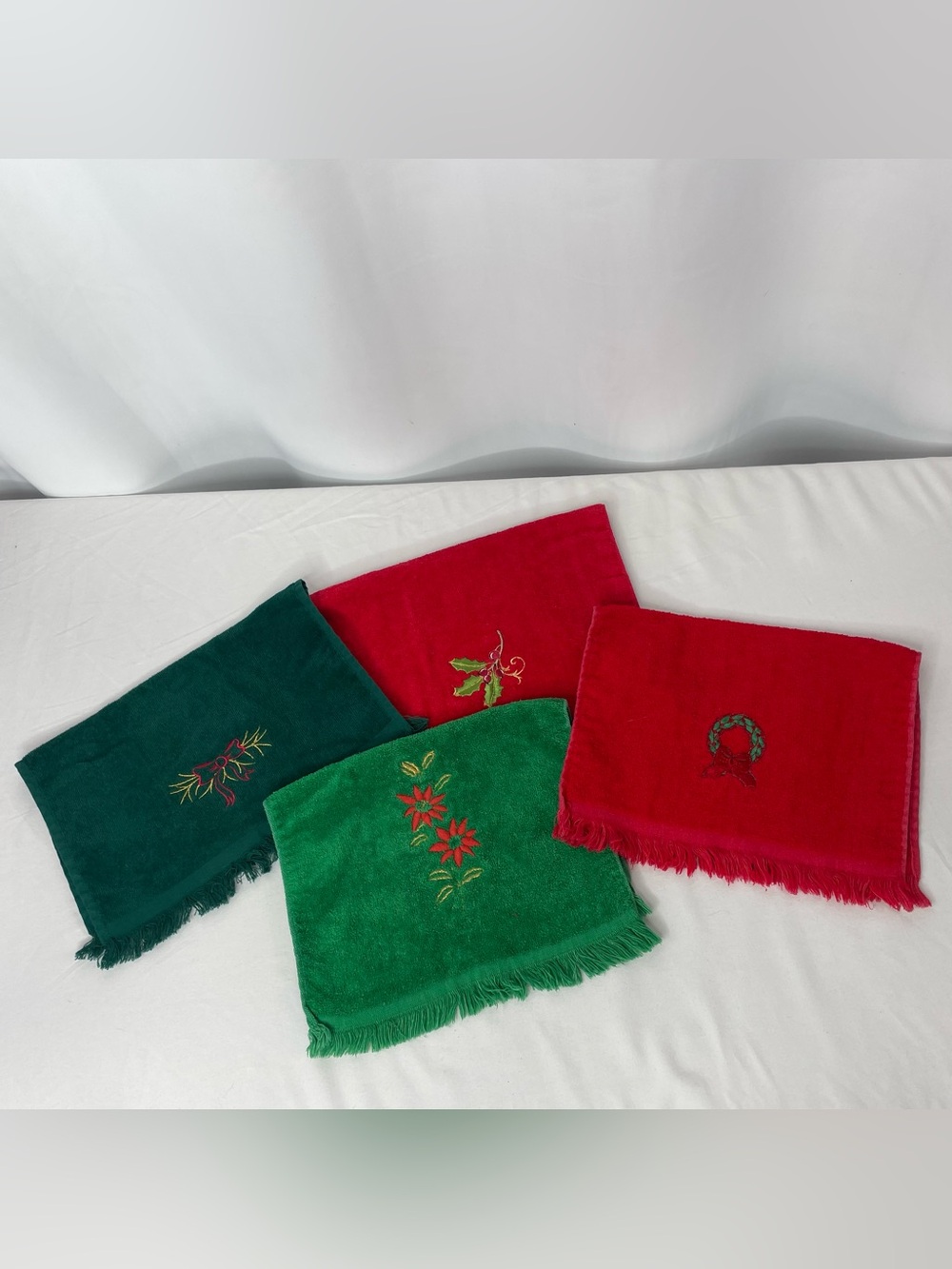 Vintage Christmas Guest Towels Lot 4 Cannon Martex Franco Embroidered